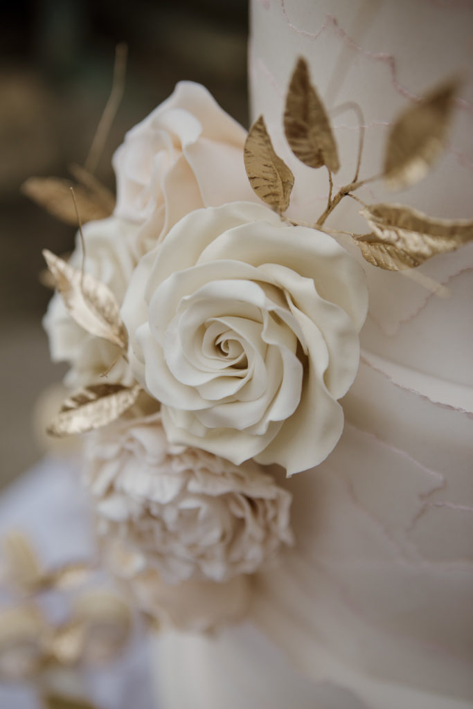 Wedding Cake Details | Syon Park Wedding | The Ivory Book by Rachel Dalton Weddings